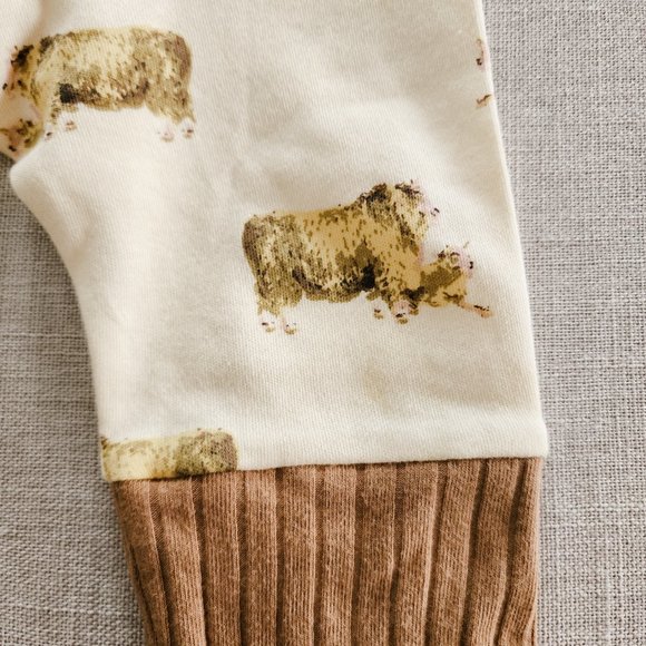 Kate Quinn Sheep Set Swaddle, Bodysuit, Panda Pants and Hat - Picture 15 of 16